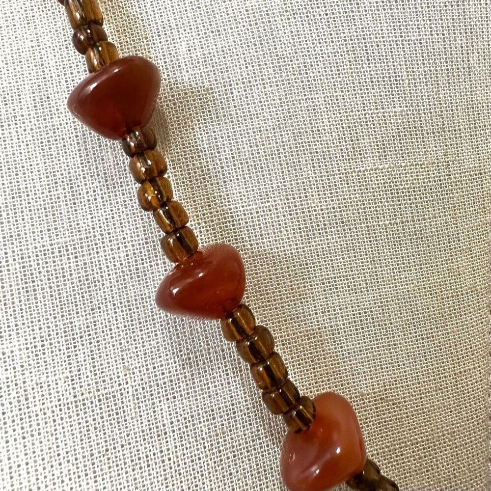 Orange beaded heart pendant necklace - Picture 3 of 9
